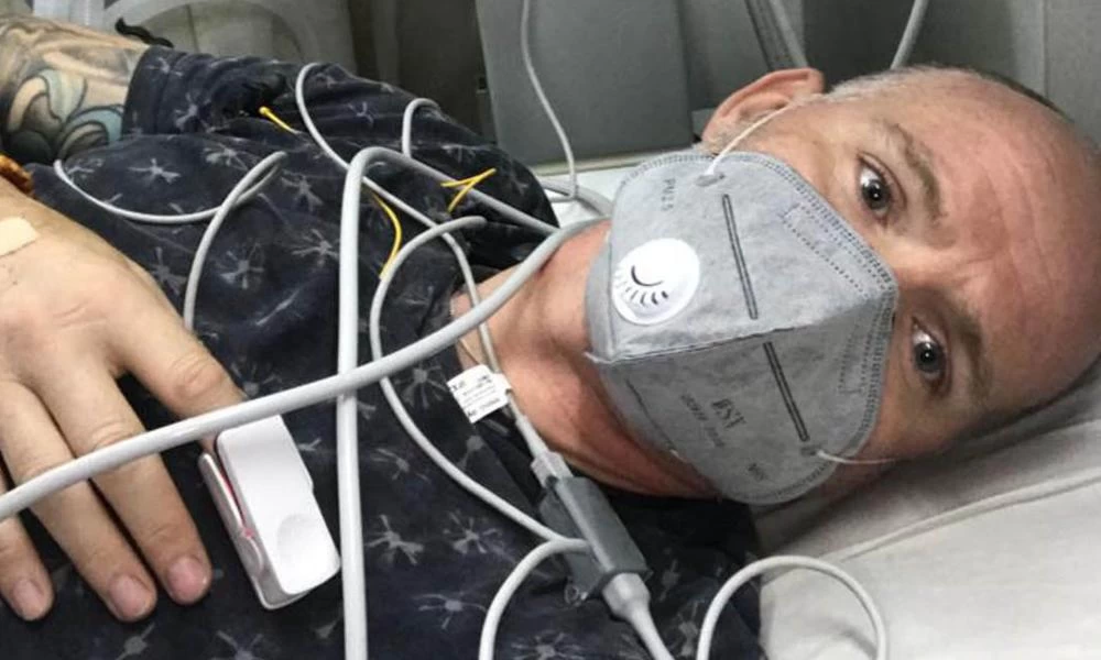 Δεν φτάνει που τον δάγκωσε κόμπρα, κόλλησε κορονοϊό και δάγκειο πυρετό!